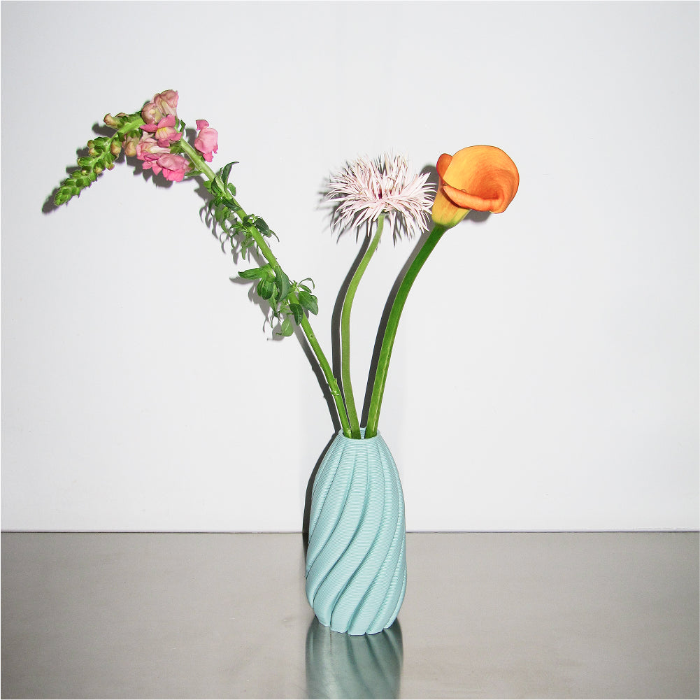 THE HELIX VASE