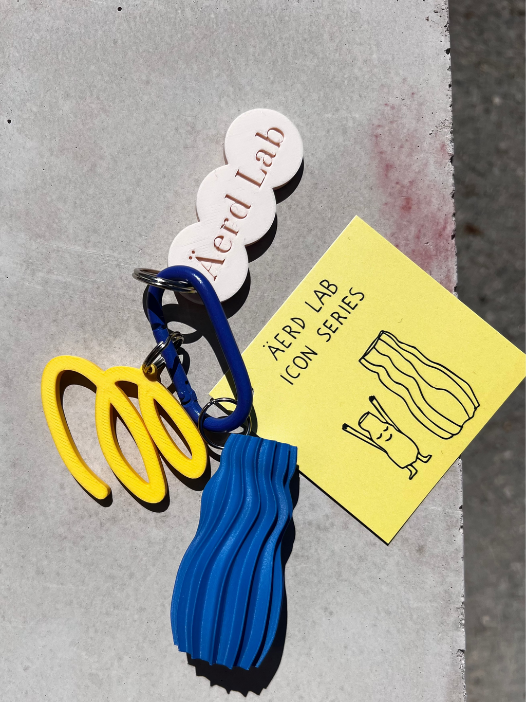 DRAPE ICON KEYCHAIN